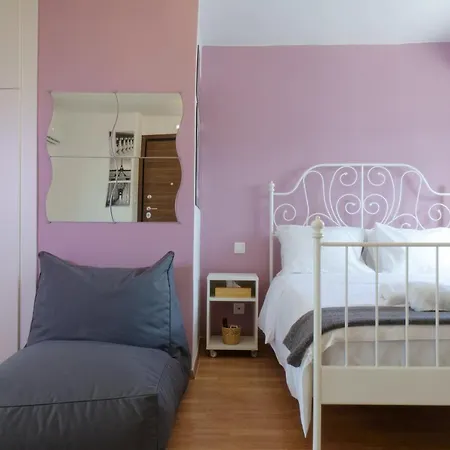 Cozy In Koukaki By Zain Athens